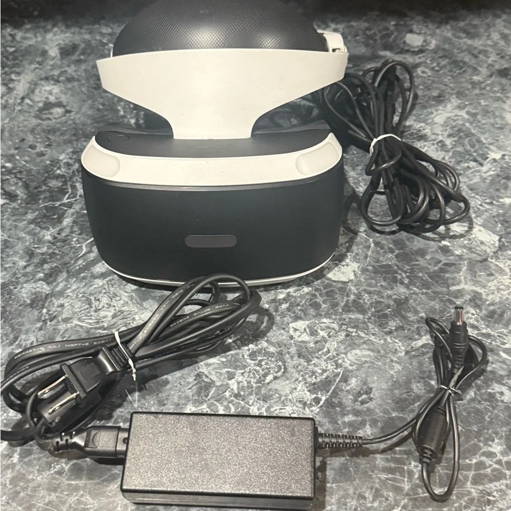 Sony PlayStation VR Headset Bundle! Like new! Everything included! PS4 & PS5